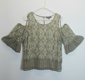 Sara Michelle Women's Cold-Shoulder Green & Cream Design Top l Size: M